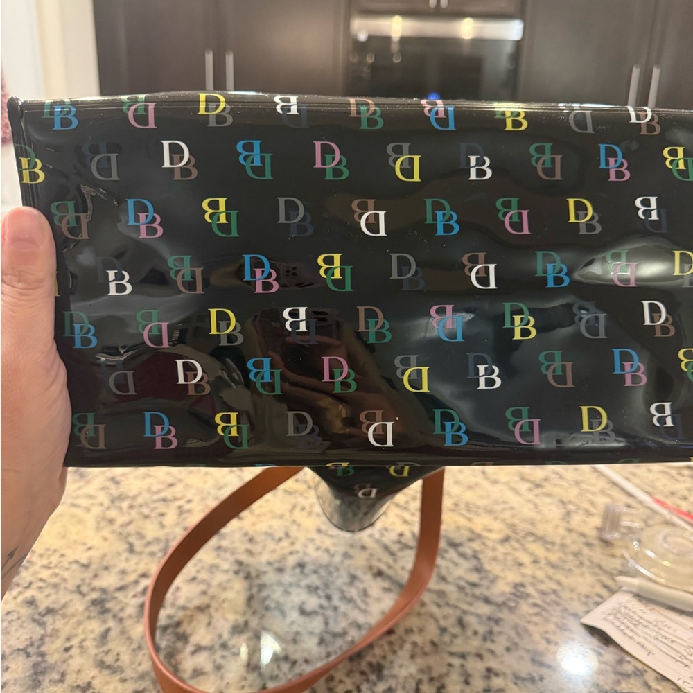 VTG Dooney & Bourke Black Tote with Multicolor Logo and leather strap - Picture 7 of 12